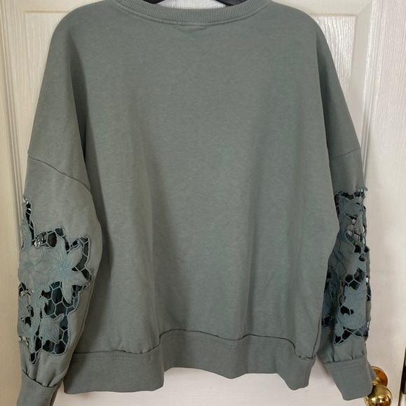 Gimmicks by BKE Gray-Green Oversized Lace Cutout Top - Picture 6 of 8